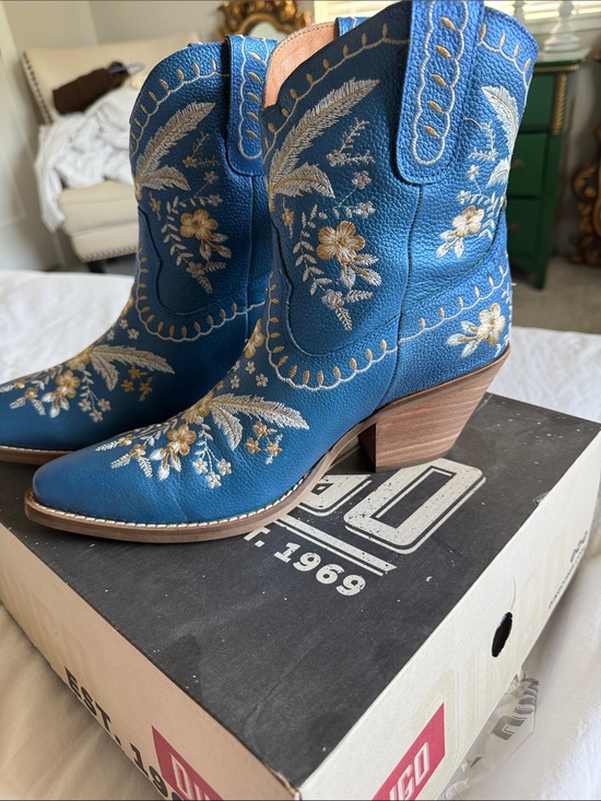 dingo Shoes - Blue Embroidered Western Ankle Boots - Women's dingo primrose